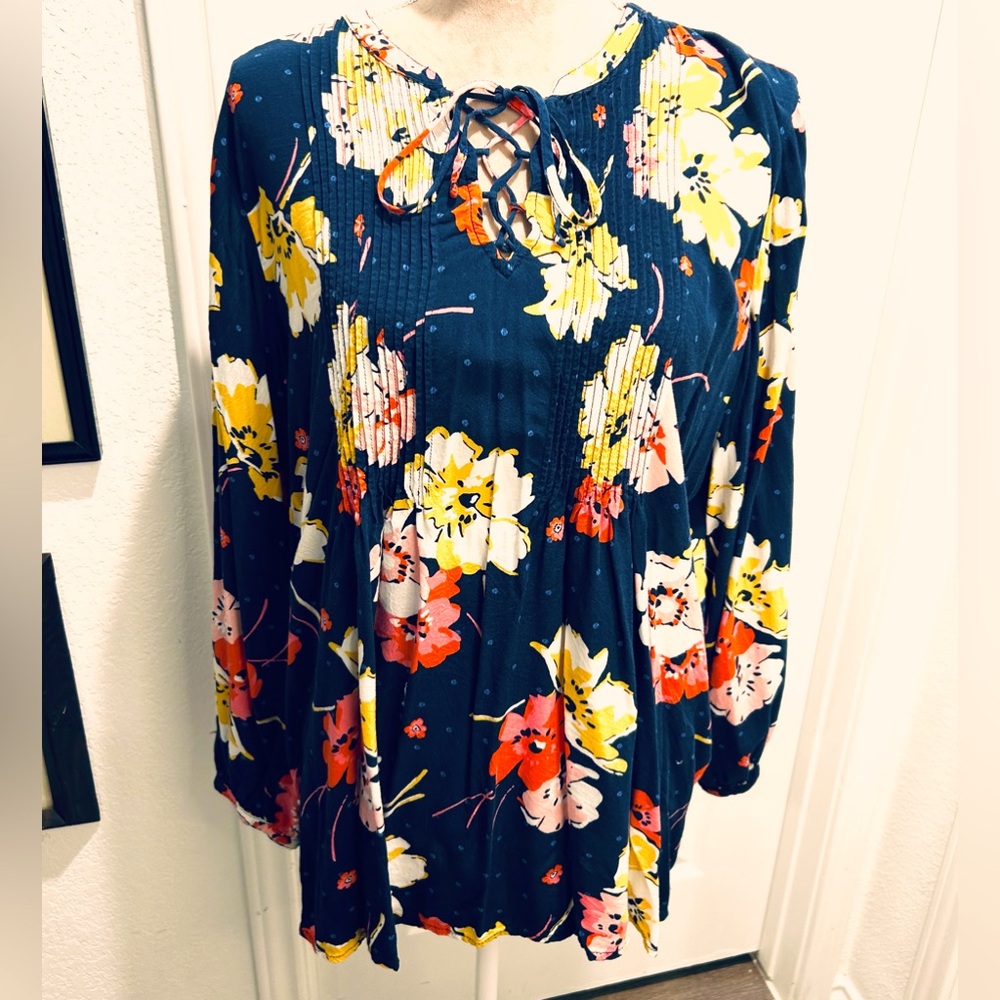 Old Navy XL poppy print lux goth floral flower top size XL
